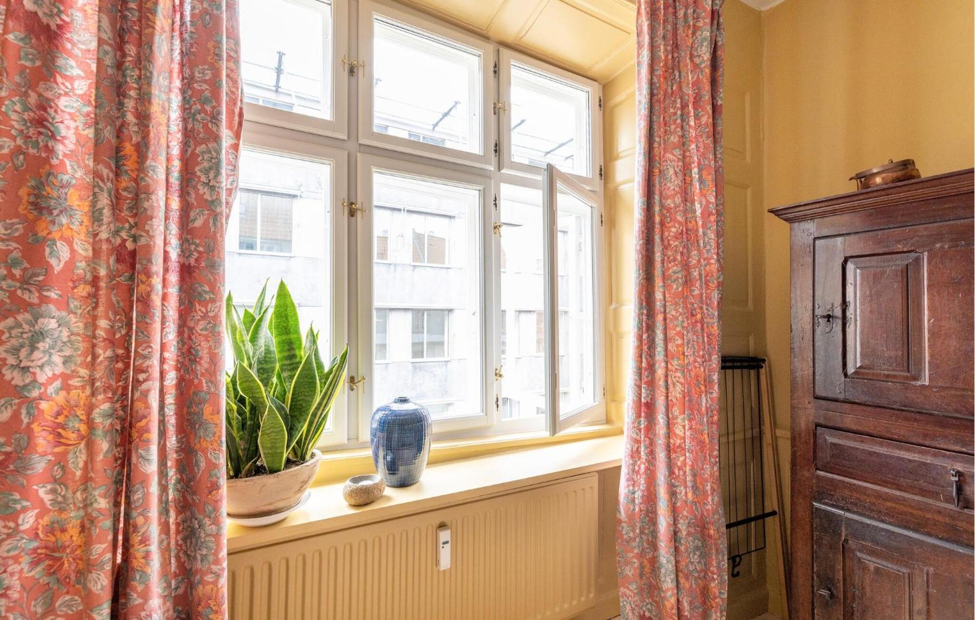 Beautiful Apartment In Kobenhavn K With Wifi Eksteriør billede